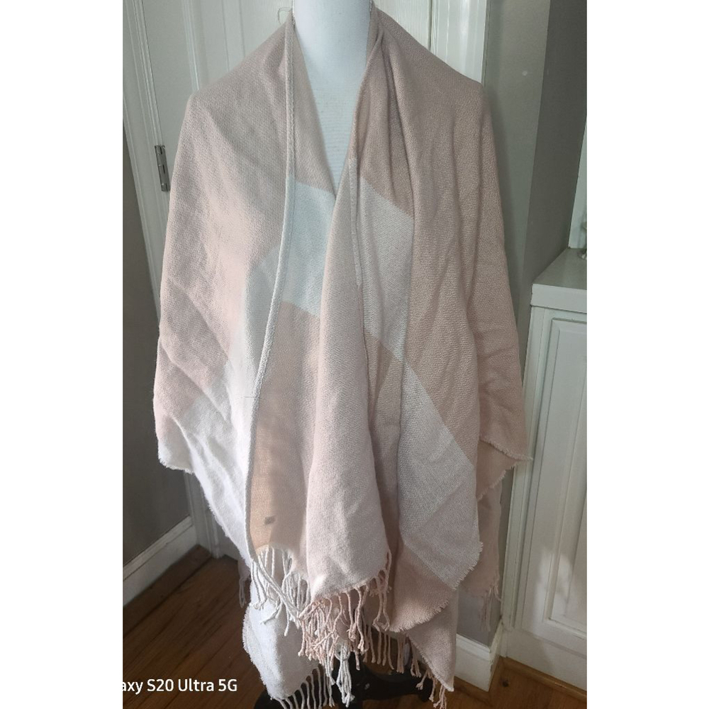Soia & Kyo Beige & cream Scarfgan cape cardigan blanket scarf. One size